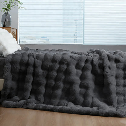 Luxurious Faux Fur Blanket for Cozy Elegance