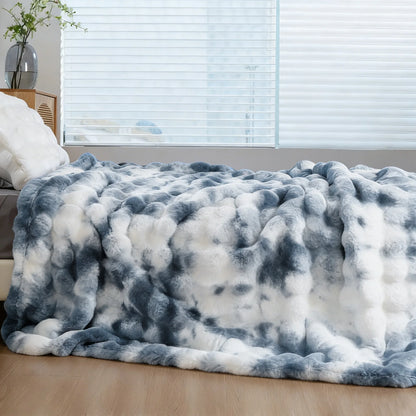 Luxurious Faux Fur Blanket for Cozy Elegance