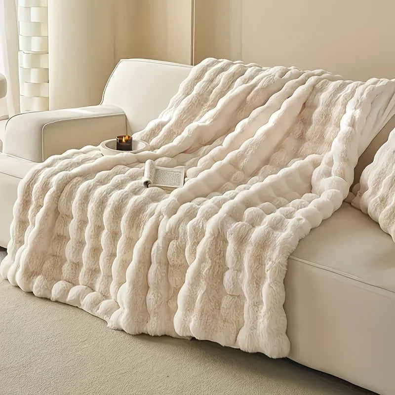 Luxurious Faux Fur Blanket for Cozy Elegance