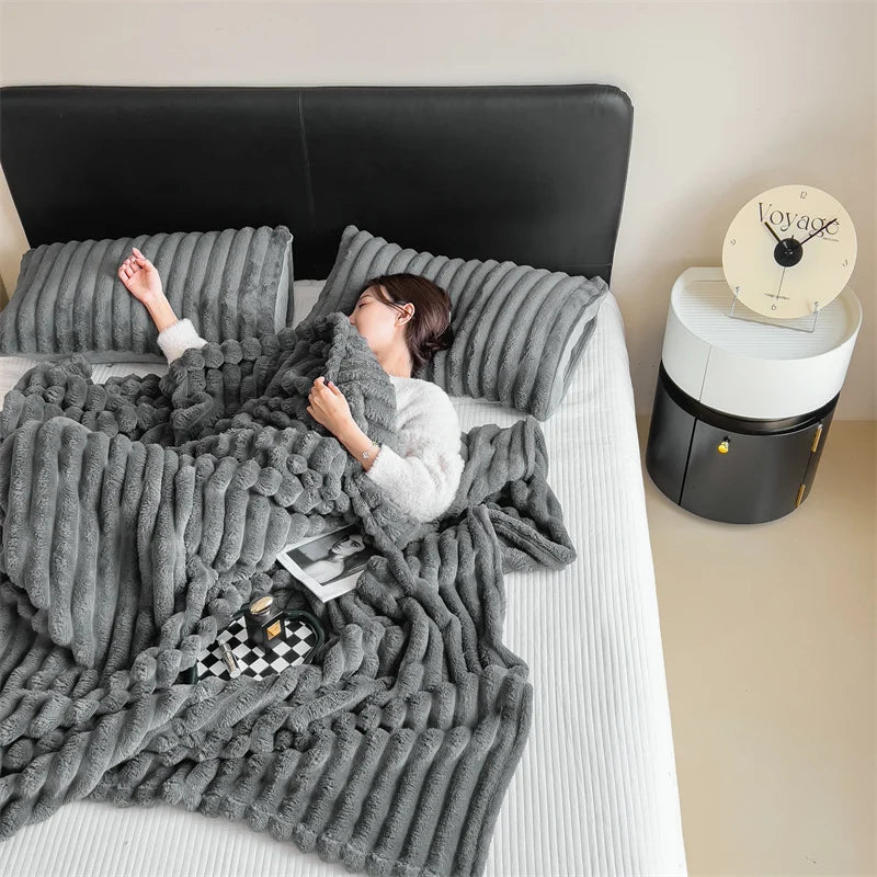 Cozy Luxury Winter Throw Blanket